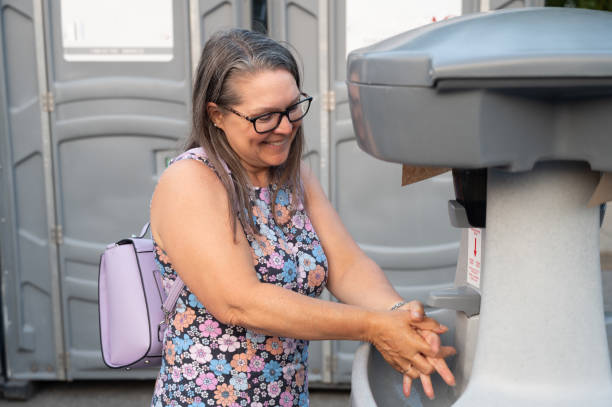 Best Portable bathroom rental  in Campton Hls, IL